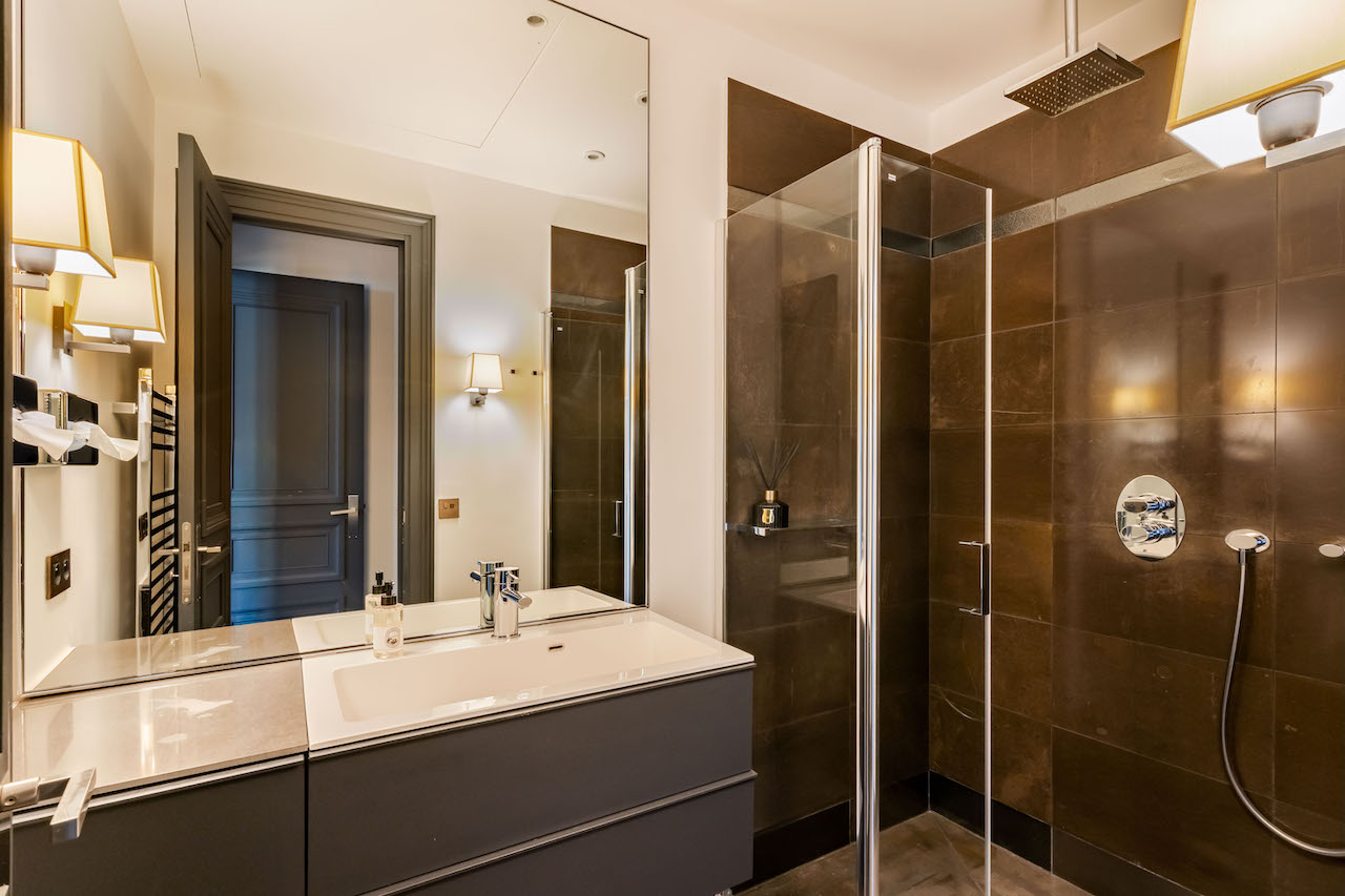 Cabinet du médecin etshétique à Paris